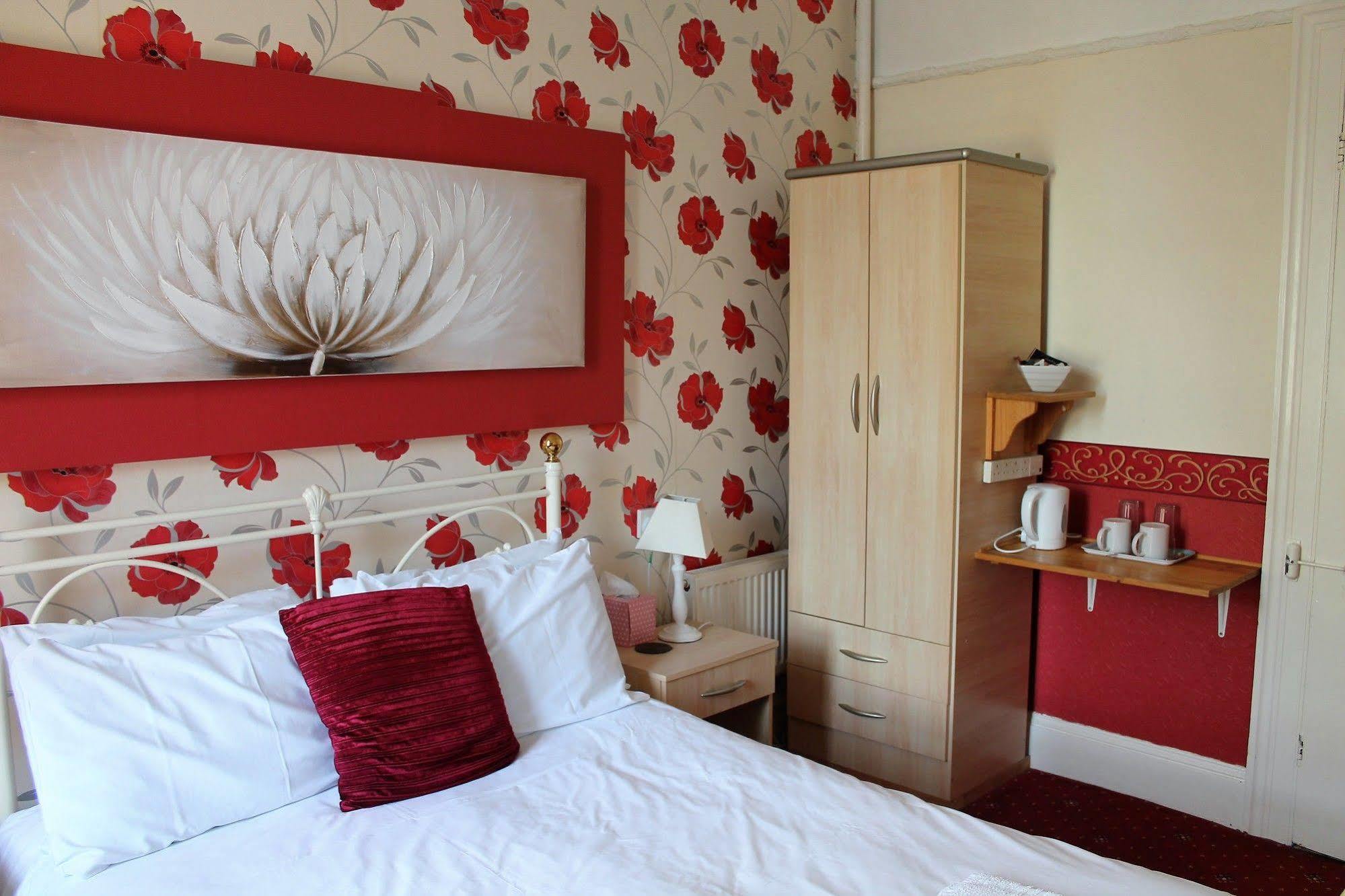 Heathcliff House B&B Exclusively For Adults Free Large Carpark トーキー エクステリア 写真
