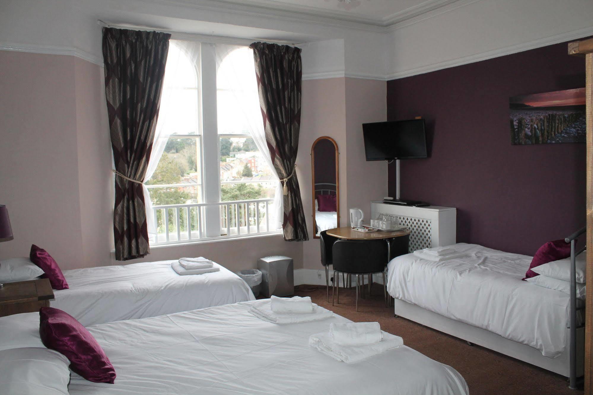 Heathcliff House B&B Exclusively For Adults Free Large Carpark トーキー エクステリア 写真